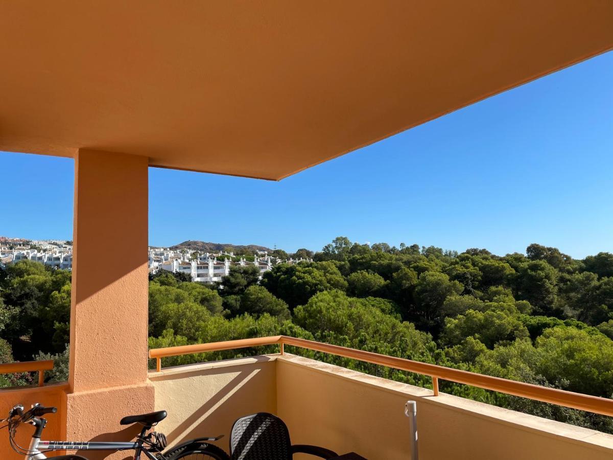 Beautiful Holiday Apartment 2 Bedroom Beach And Pool Malaga Marbella Calahonda Royale Mijas Costa Spain Exteriér fotografie